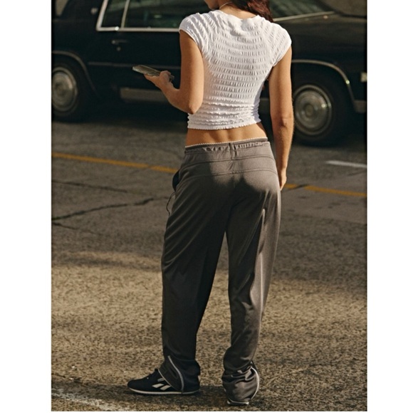 ♥️SALE! Gun Metal *Ultra Soft FREE PEOPLE Roll With It Pants L Pants NWT’S-$100 - Picture 6 of 10